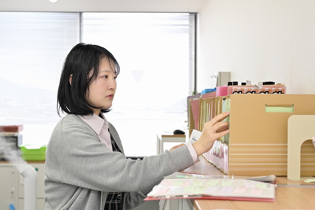出荷場で働くチーム
